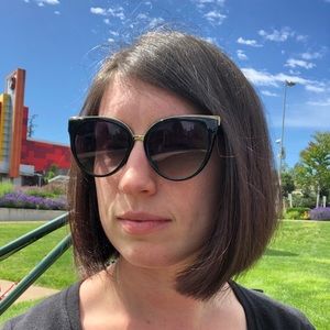 Meet your Posher, Jeni